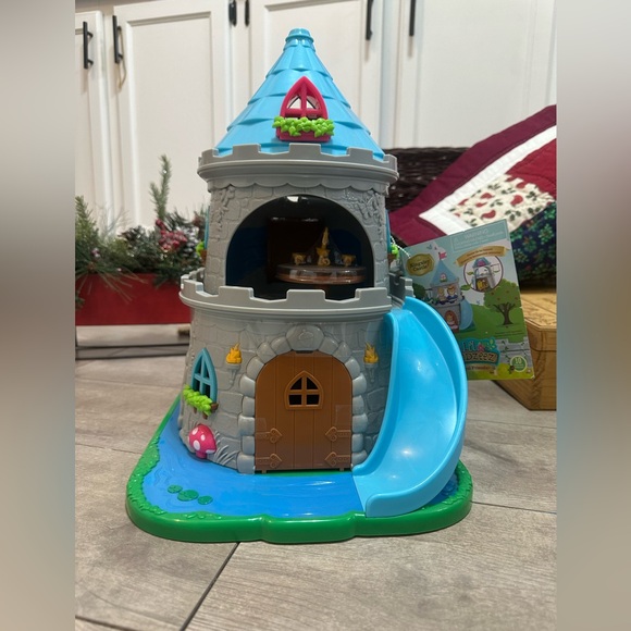 New Li'l Woodzeez Royal Series Castle & Furniture Dollhouse Playset - Picture 6 of 13